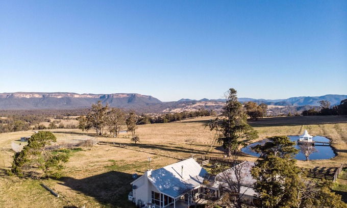 Megalong Valley House | A spectacular farm boasting some of the best views