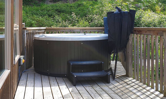 Llangollen Ski Chalet | A superb contemporary one storey luxury lodge with two doubles.