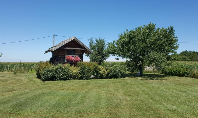 Saint-Victor-de-Cessieu Cottage | A taste of authenticity in a charming gite with Nordic bath