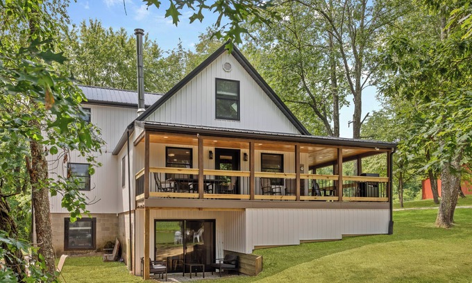 Salesville House | A Touch of Salt Fork. 2 King, 3 Queen, twin bunk beds