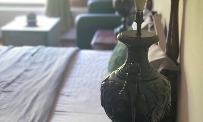 Lajpat Nagar House | A tranquil sojourn in the heart of the city. A spacious duplex with large rooms.