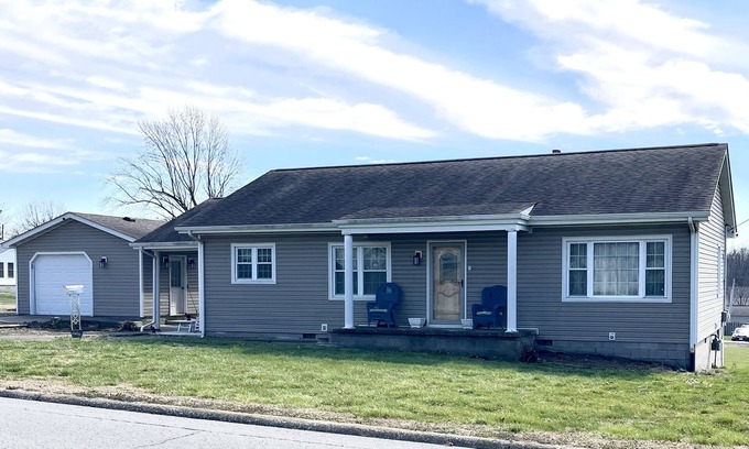 Harrisburg House | A Wonderful 3 Bedroom House Close to the Shawnee National Forest !