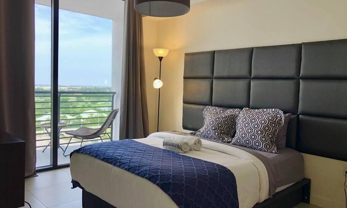 Doral Apartment | A1606A AWESOME Downtown Doral Apartment