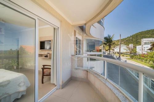 Quatro Ilhas Apartment | A48 - Acrópole