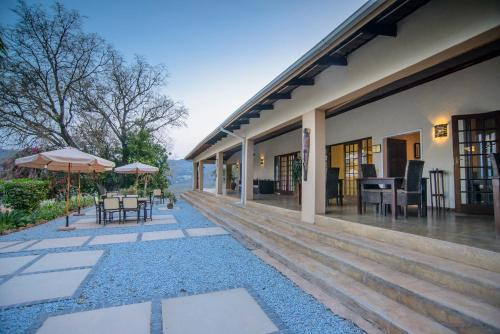 Hazyview House | Abangane Guest Lodge