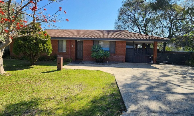 Abbey House | Abbey Beach Cottage, Busselton - By The Beach - Pet Friendly