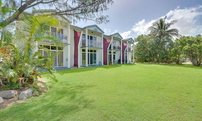 Yeppoon Apartment | Absolute Beachfront Townhouse