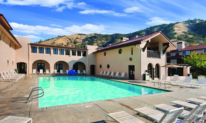 Nice Resort | Absolute gorgeous setting !