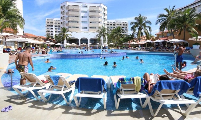 Ixtapa Villa | Absolute Relaxation, Spacious 3 BR, 3 Bath Villa/Tesoro Resort