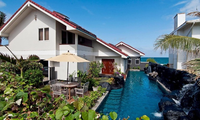 Kailua House | Absolutely Oceanfront - 60' Waterfall Lap Pool