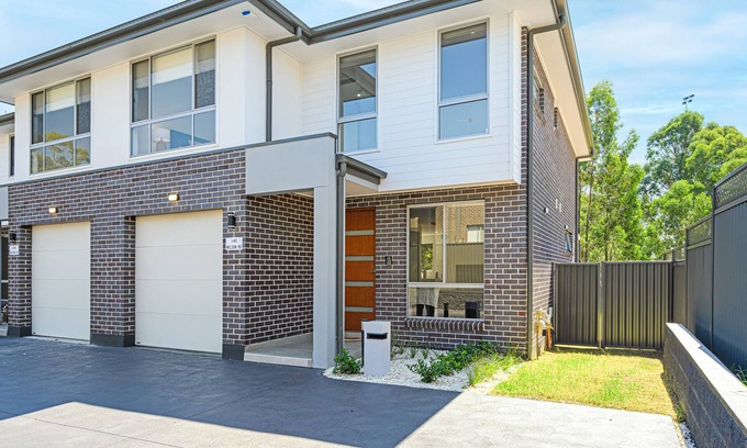 Acacia Gardens House | Acacia Garden 4Br House with Park View & Shopping