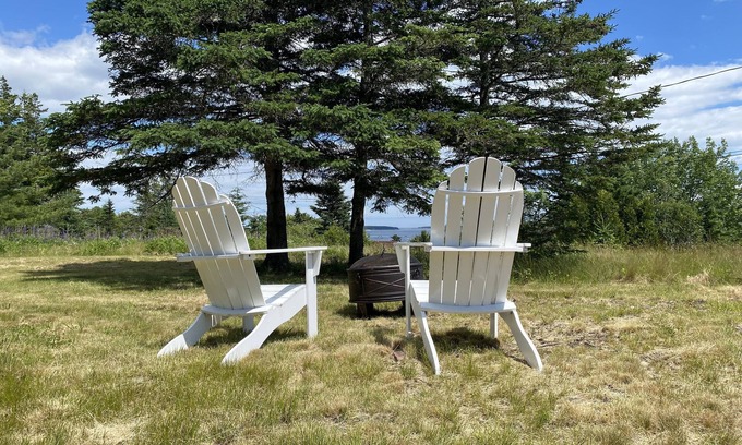 Southwest Harbor Cottage | Acadia Birds Eye View Cottage