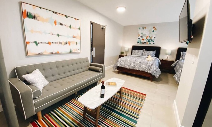 South Beach Hotel | Accommodates up to 6 guests | Free Amenities | Prime Location