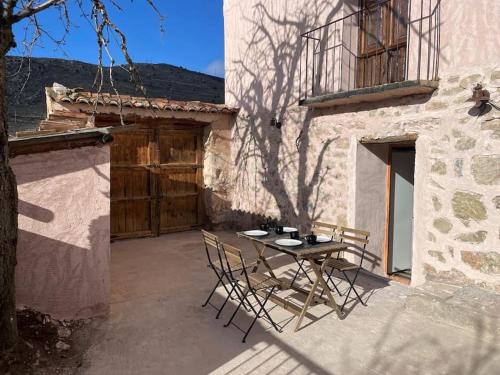 Albarracin House | Acogedora casa con patio-parking
