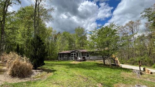Logan House | Acorn Acres Cabins Buck Run Cottage