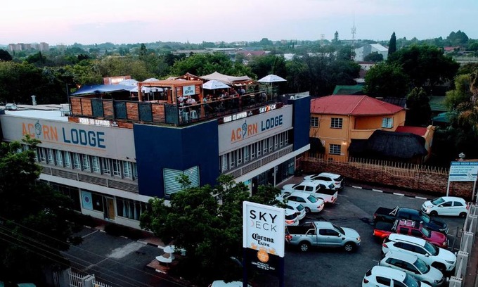 Potchefstroom Cabin | Acorn Lodge & SKYDECK