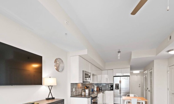 Third Ward Condo | ACS-1804-Uptown Charlotte-Studio w/Roof Top Pool