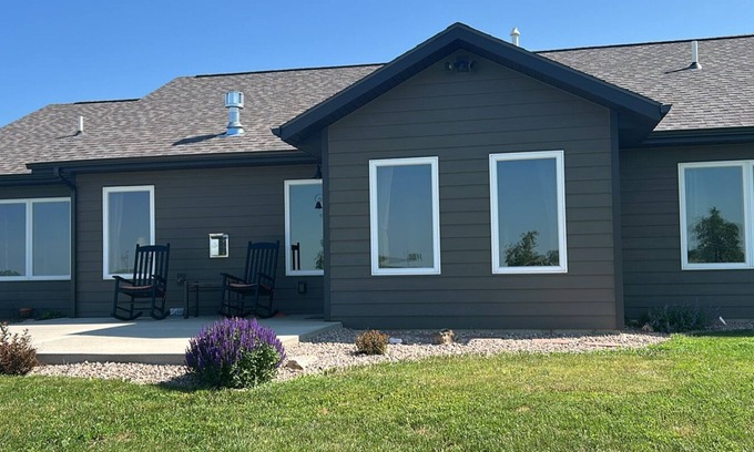 Deadwood House | ADA friendly beautiful 9 acre country home only 7 minutes from Sturgis.