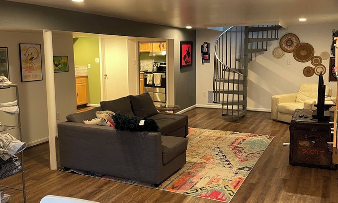 Hillsmere House | Adjacent to Quiet Waters Park and close to Eastport and Downtown Annapolis