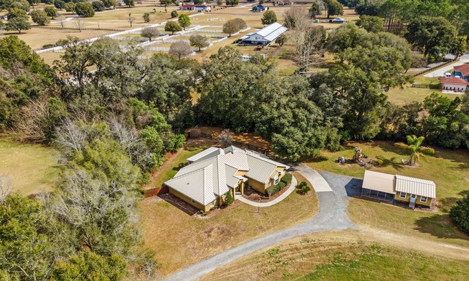 Fellowship House | Adjacent to WEC! Great 3 bedroom home! Dogs Welcome! - Sherman Oaks 624