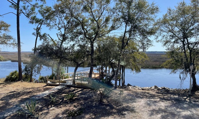 St. Marys House | Admirals Lookout, Luxury 3 Suite waterfront home with deep water boat dock