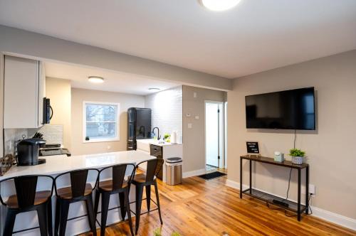 St. Charles Apartment | Adorable 2 Bedroom Home