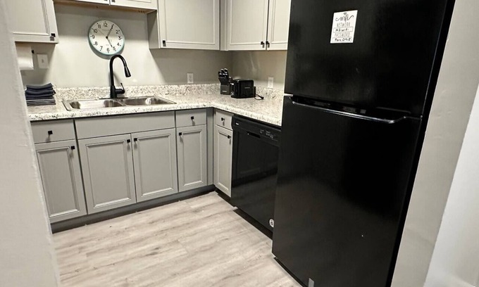 Jasper Apartment | Adorable Boho Style 2/1 Apt