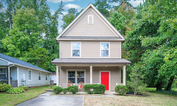 Durham House | Adorable home in fantastic location near restaurants and Duke!