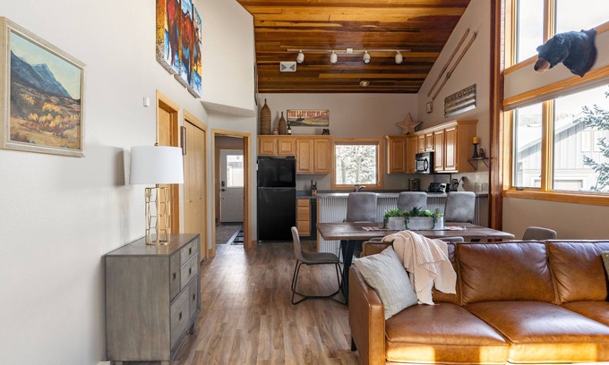 Big Horn Condo | Adorable Slopeside Chalet | Ski-In/Out | Cozy Fireplace| Walk to Resort