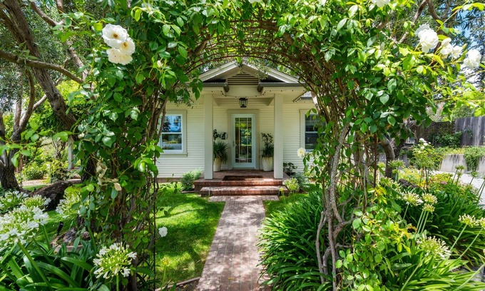 Vichy Springs House | Adorable studio cottage on 3.5 acres in Napa