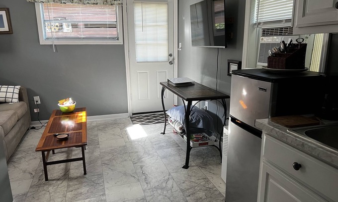 Palatka Cottage | Adorable tiny home on a canal that leads to the beautiful St. John’s River.