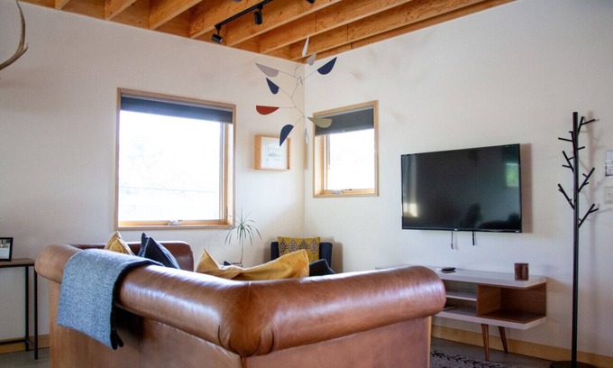 Bozeman Apartment | ADU | Stylish Guesthouse | Walk to Downtown!