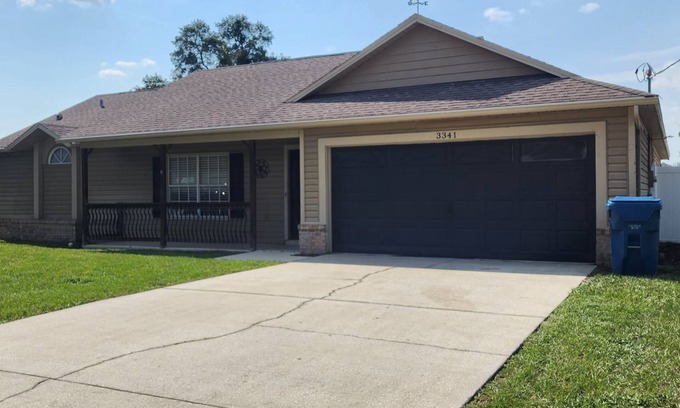 Spring Hill House | Adventure Coast: 4/2, Near Spring and Beach, Big Yard