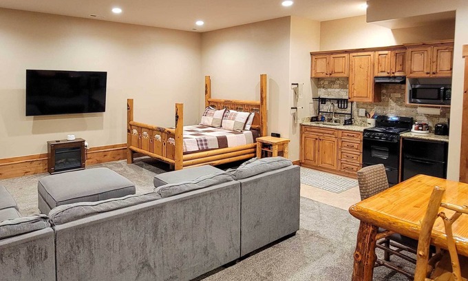 Island Park Cabin | Adventurer's Studio ~ 20 Mi to West Yellowstone!