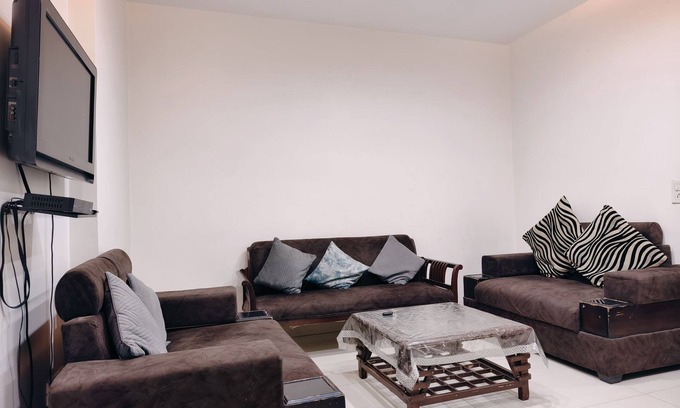 New Delhi Apartment | Affordable 3 BHK in Lajpat Nagar near Market by HostMyStay