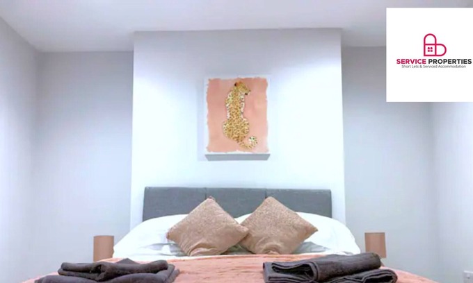 Faversham Apartment | Affordable 3BR Flat with FREE Parking