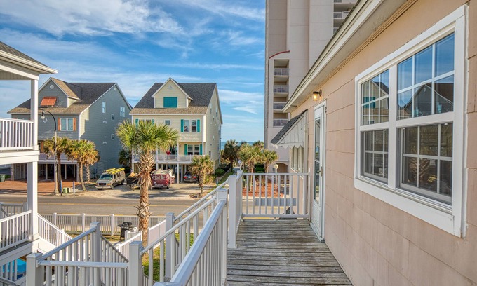 Crescent Beach Cottage | Affordable Ocean view 2BD - Walk 2 Beach - Pet Friendly
