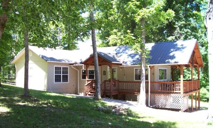 Gamaliel House | Affordable, Private, Norfork Lake View Home - Walk to water's edge! Super Nice!