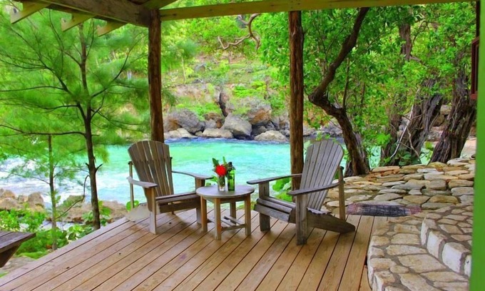 Robins Bay Villa | Affordable Way to Wake Up to a Magical Sunrise from our Beach Front Villa