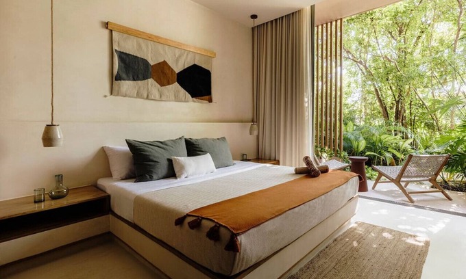 Zama Apartment | Aflora Quartz Loft Beach Club Access