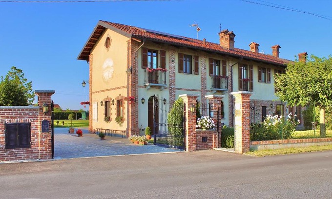 Salmour House | Agriturismo Sarmore