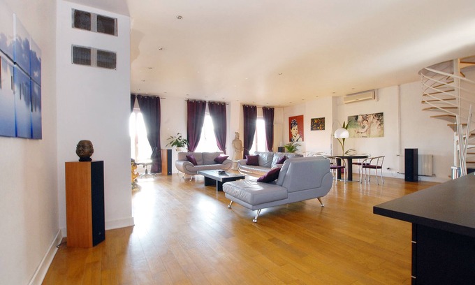 2nd Arrondissement Apartment | Ainay Sud/115 m² loft with 2 bedrooms + balcony