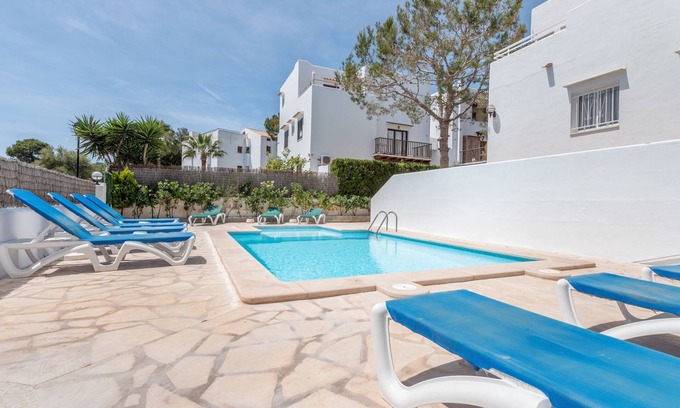 Cala Ferrera Apartment | Air-Conditioned Apartment with Pool, Wi-Fi, Balcony and Close to the Beach