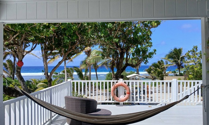 Muri Villa | Aircon, 5 bedroom home on ocean front in Rarotonga! With kids playground, 12pax