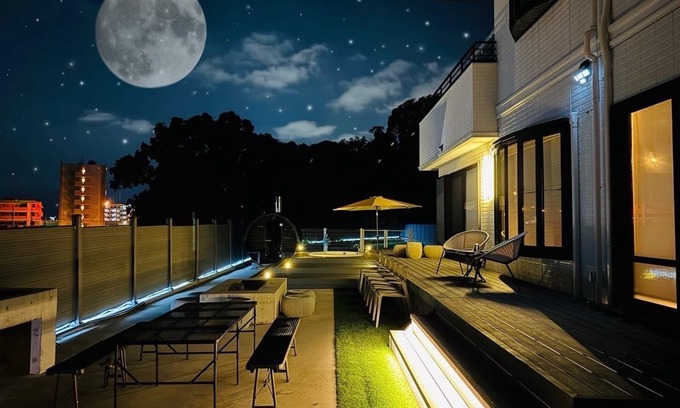 Hakata-ku Villa | AirportHills 1400 ㎡ 1 building with a spectacular open-air bath on the 2nd floor for private use, 4 parking spaces, BBQ facilities, pets allowed