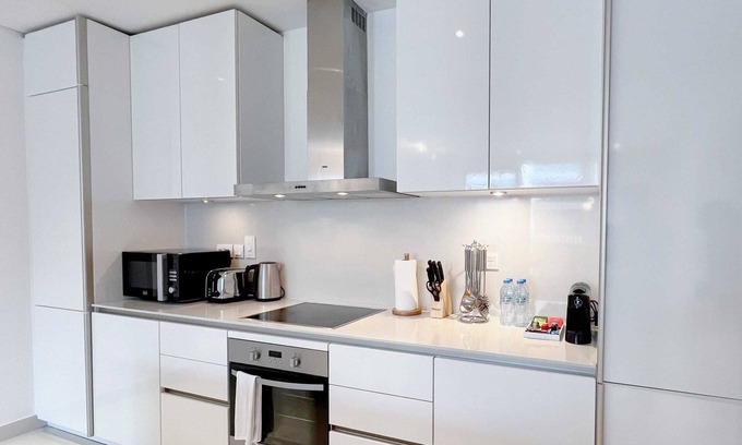 Al Wasl Apartment | Airstay | Luxurious 2BR + Guest Room | City Walk