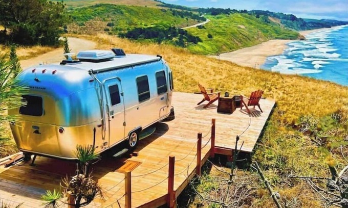 Half Moon Bay House | Airstream Beach View Dream - New Listing