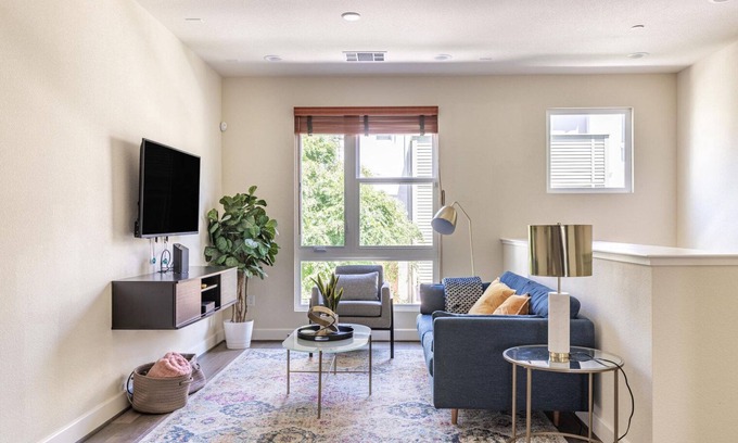 Hillsdale House | Airy San Mateo 2BR w/Parking & A/C, nr Shops & Parks, by Blueground