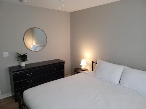 South Central Omaha Apartment | Aksarben Gem-Easy access to I-80