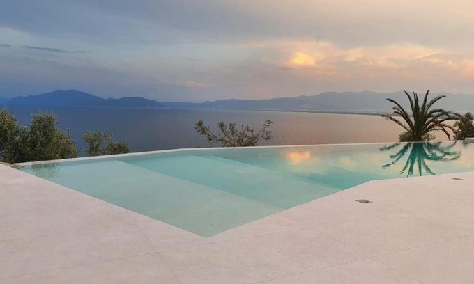 Nea Anchialos Villa | ALBA OCEAN VIEW LUXURY RESIDENCE